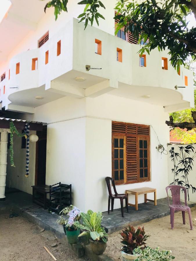 Chithra Homestay Tangalle Ngoại thất bức ảnh