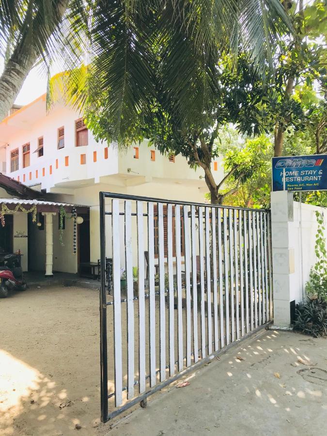Chithra Homestay Tangalle Ngoại thất bức ảnh